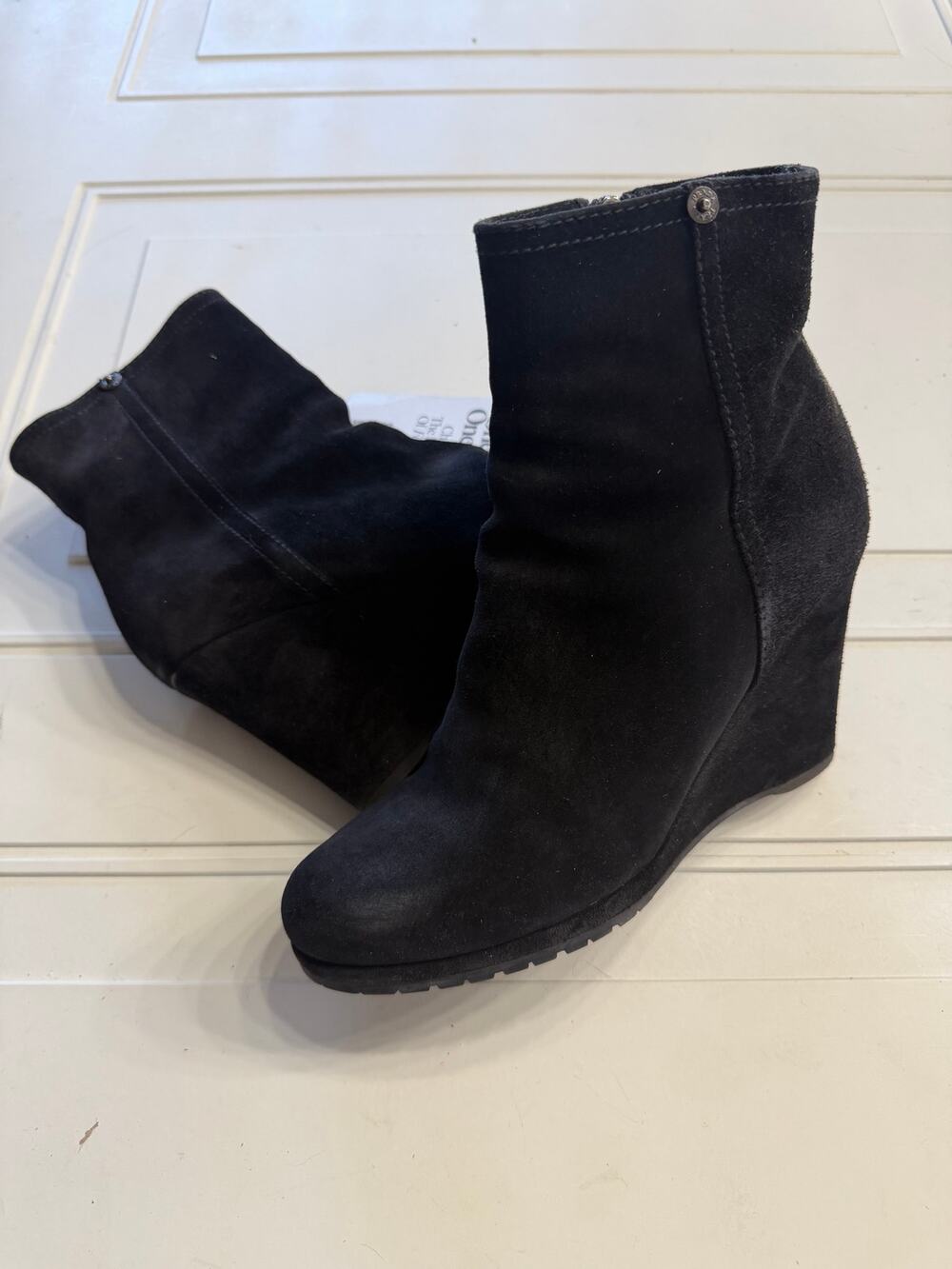 Prada Womens Sz 38.5 Black Suede Side Zip Ankle Boots Wedges Clean